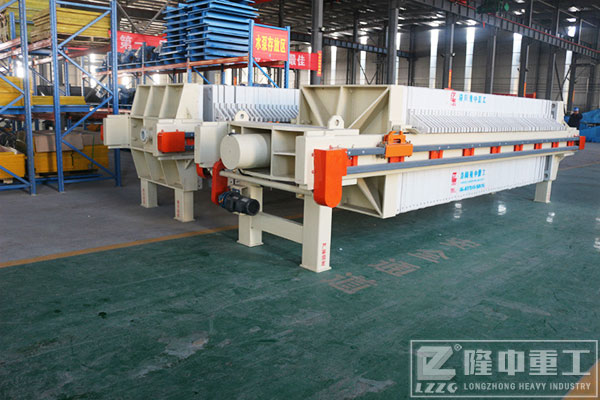 用戶享受更實惠價格和更強(qiáng)性能就靠環(huán)保污泥壓濾機(jī)設(shè)備